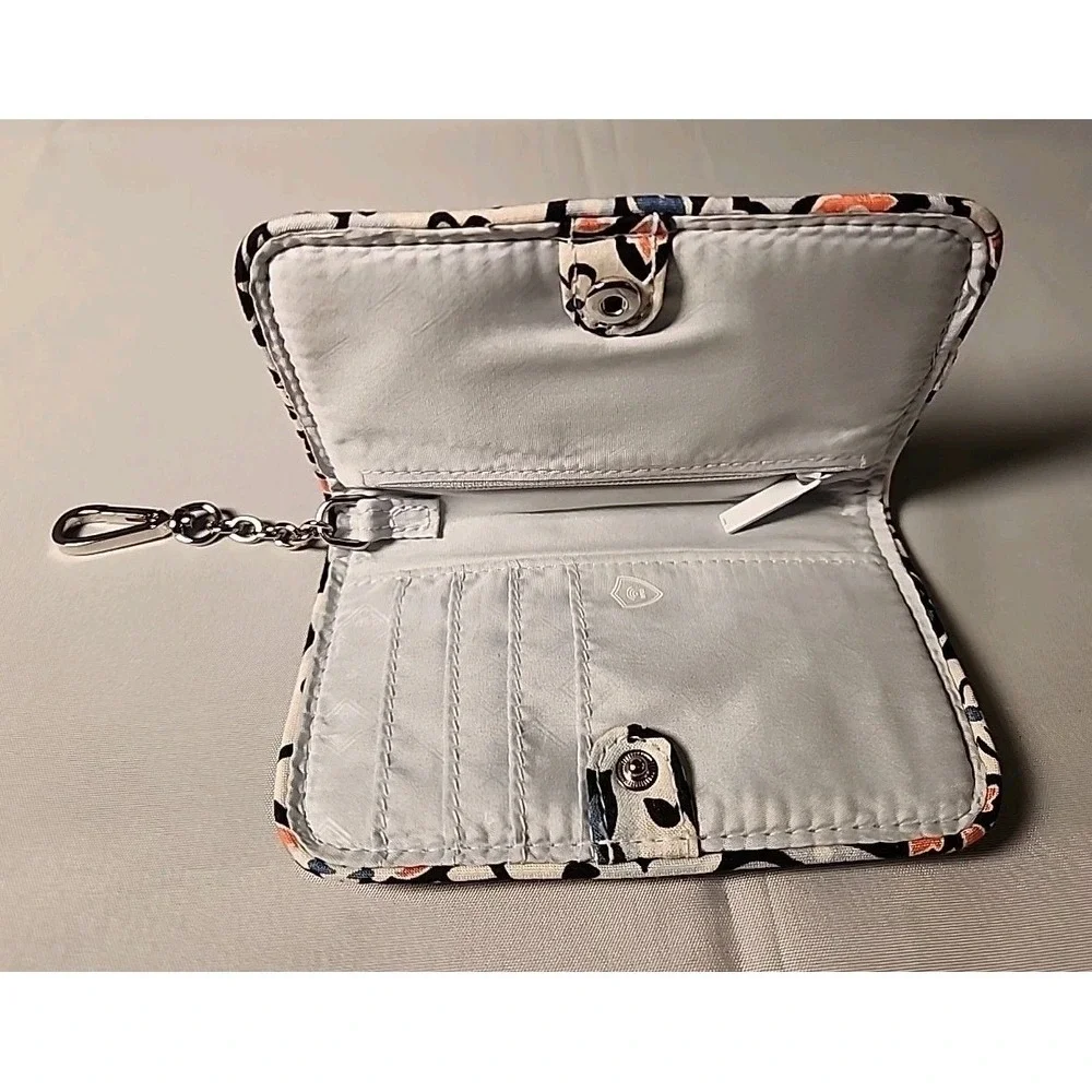 Vera Bradley Blue White Floral Quilted Cotton Snap Wallet with Keychain Clip
